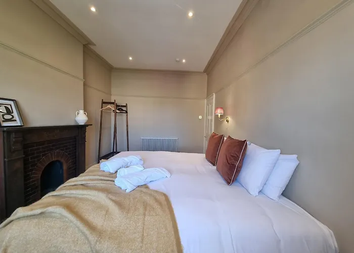 Nap Clifton Village 아파트 *